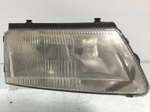 Volkswagen Passat B5 (1997–2005) Scheinwerfer vorne 14742600 - 2