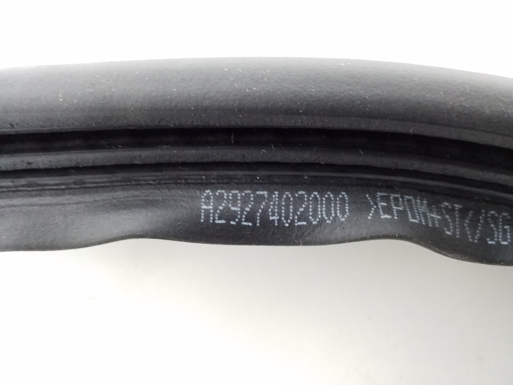 MERCEDES-BENZ GLE Coupe C292 (2015-2019) Galinių durų sandarinimo guma (ant kėbulo) A2927402000, A2927402100 21024083