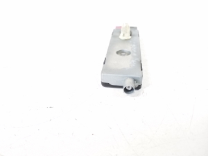 Mercedes Benz E-Class W207 (2009–2017) Antenna amplifier A2048200089 - 3