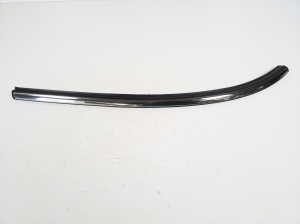 Rear quarter window outer molding