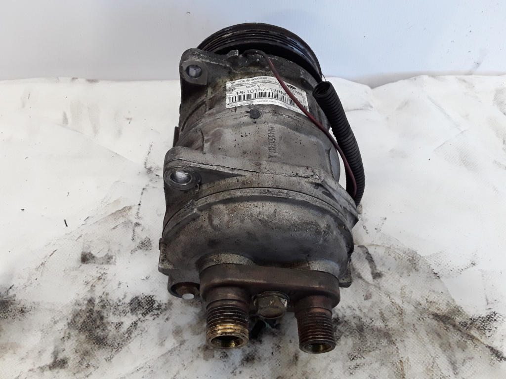 Used RENAULT Master Air conditioner compressor 181015713