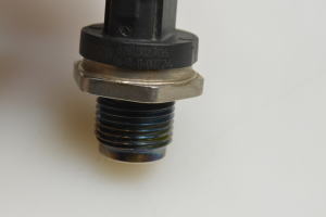 Kia Rio (2005–2011) Fuel rail pressure sensor 0281002706 - 2