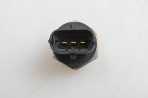 Kia Rio (2005–2011) Fuel rail pressure sensor 0281002706 - 4