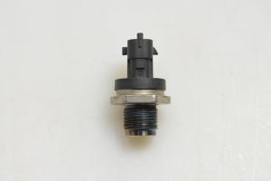 Kia Rio (2005–2011) Fuel rail pressure sensor 0281002706 - 5