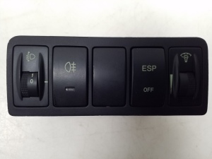 Switch and its parts - 933003K390 