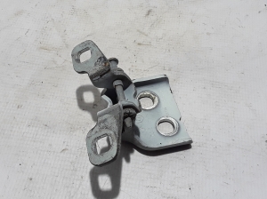 Dacia Dokker (2012–2017) Front door lower hinge 804209726R - 2