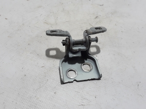 Dacia Dokker (2012–2017) Front door lower hinge 804209726R - 3