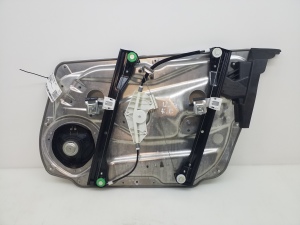 Mercedes Benz C-Class 204 (2007–2014) Priekšējo durvju logu pacēlājs A2047202479 - 3