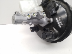 Mercedes Benz E-Class W207 (2009–2017) Pidurivõimendi A2124302330 - 2