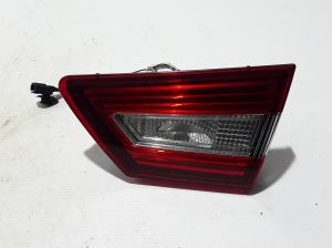 Tail light on trunk lid - 265505796R
