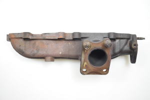  Exhaust manifold 