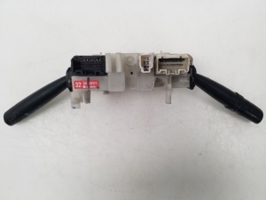 Subaru Outback (1999–2003) Schalter und seine Teile 83111AE41 - 2