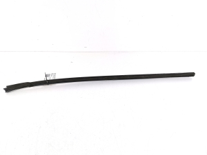  Windscreen strut outer 