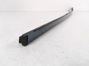  Windscreen strut outer 