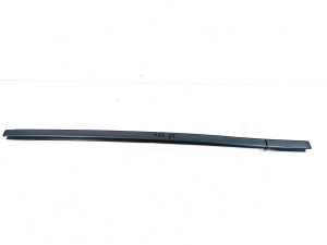   Windscreen strut outer 