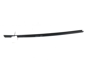  Windscreen strut outer 