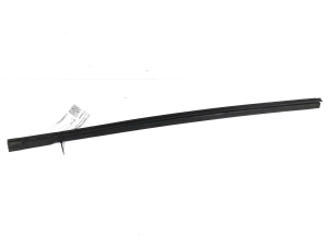  Windscreen strut outer 