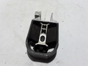  Engine holder 