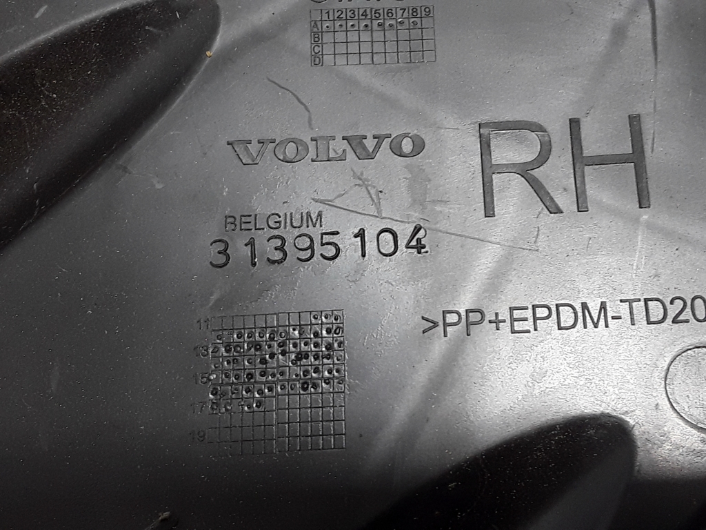 VOLVO V40 2 generation (2012-2020) Держатель заднего бампера правый 31395104 22427463