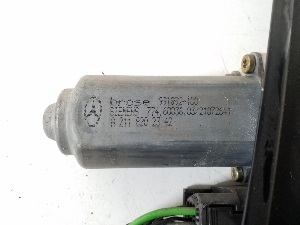 MERCEDES-BENZ E-Class W211/S211 (2002-2009) Aizmugurējā labās puses loga pacēlājs A2117300446 21024169