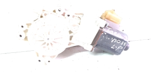 Jeep Compass MK49 (2006–2016) Front door window regulator motor 0 130 622 276 - 2