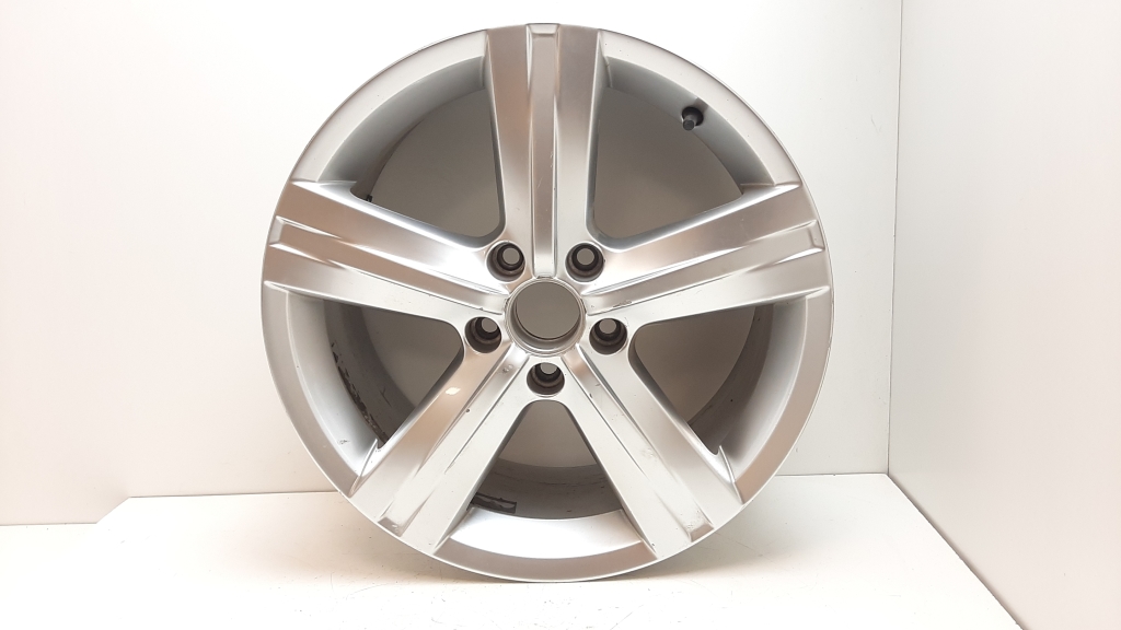 used-volkswagen-passat-rim-3aa601025e