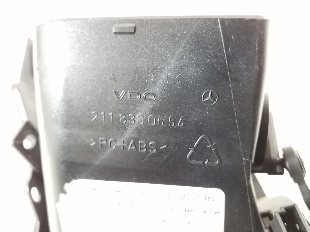 MERCEDES-BENZ E-Class W211/S211 (2002-2009) Решетка воздухозаборника салона A2118300654 21024365