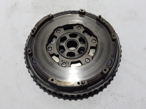   Clutch flywheel 