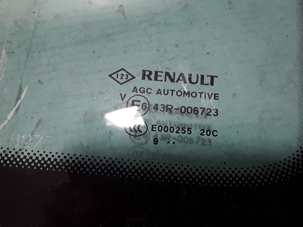 RENAULT Megane 4 generation (2016-2023) Dešinės pusės galinis šoninis kėbulo stiklas 833064816R 22427822