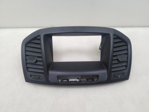  Interior panel ventilation grilles 