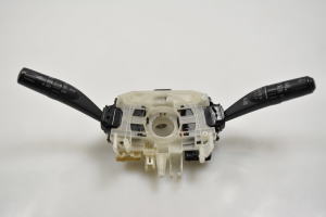 Slēdzis un tā detaļas - 83111AG76