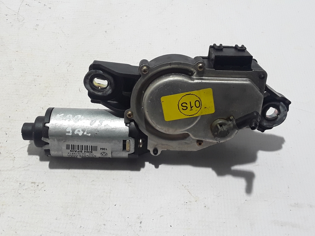 Used Volkswagen Caddy Rear wiper motor 2K0955712