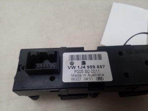 Volkswagen Passat B7 (2010–2014) Esiukse klaaslüliti 1J4959857 - 2