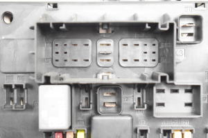 Opel Astra J (2009–2017) Fuse box in the trunk 13302300 - 5