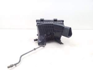 Opel Insignia (2008–2017) Luftfiltergehäuse 55560889 - 4