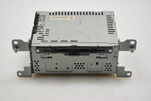 Radio (head unit) - DS7T19C107GK