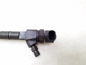  Fuel injector 