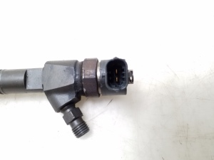  Fuel injector 