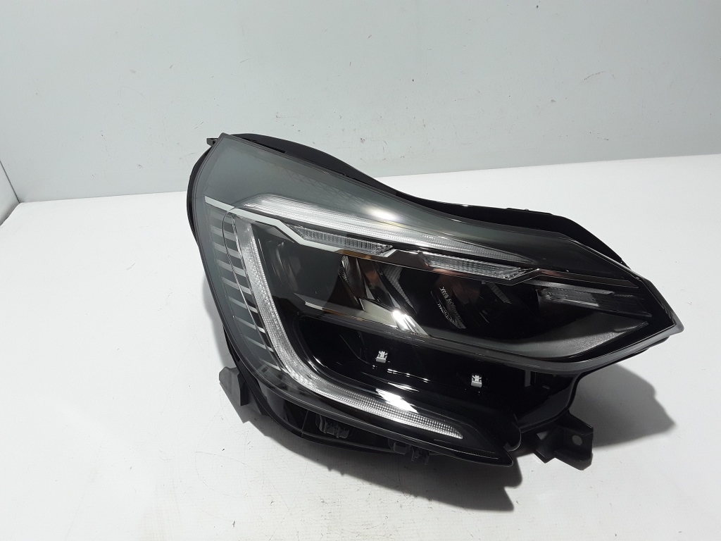 Used RENAULT Captur Headlights 260104525R