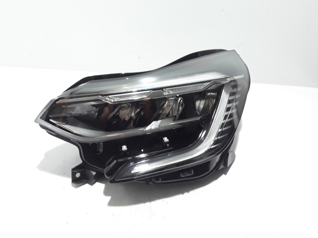 Used RENAULT Captur Headlights 260600666R