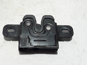  Engine cover lock 