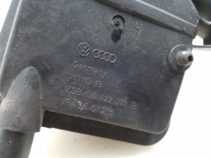 Volkswagen Golf IV (1997–2003) Roolivõimendi pumba paak 1J0422371B - 3