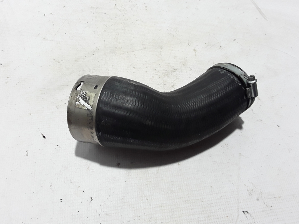 VOLVO V40 2 generation (2012-2020) Right Side Intercooler Hose 31657738 22428457