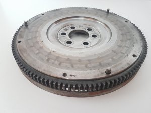  Clutch flywheel 