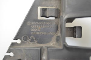 Mercedes Benz S-Class 222 (2013–2020) Tagakaitseraua kinnitus A2228850214 - 2