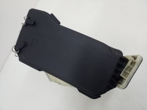 Mercedes Benz C-Class 204 (2007–2014) Kaitsmekarbi korpus kapoti all A2045400124 - 3