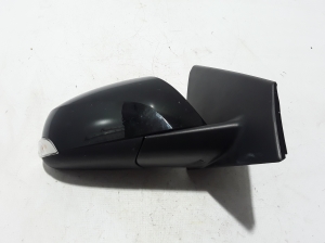  Side mirror and its details 