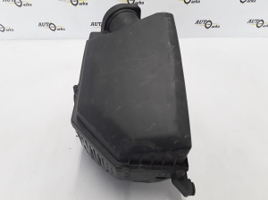 VOLVO XC70 (2007–2016) Air filter housing 30748207 - 2