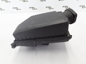 VOLVO XC70 (2007–2016) Air filter housing 30748207 - 4