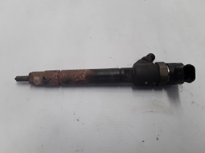  Fuel injector 